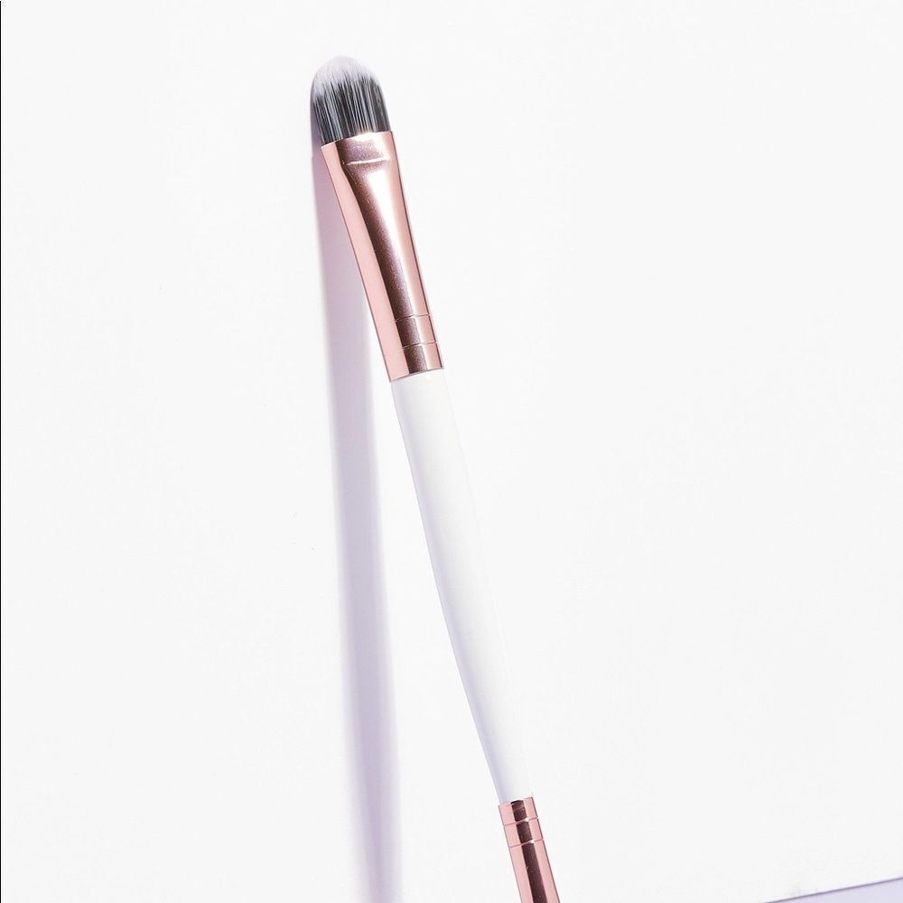 5/$25💜 Brushworks Double Ended Eye Brush - Picture 5 of 13